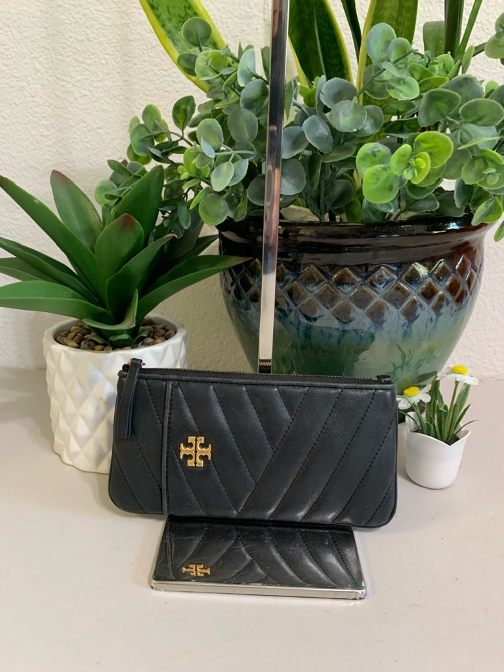 💕💕 Tory Burch Black Quilted Leather Wristlet
